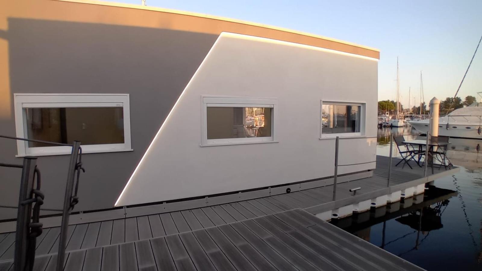 Marina Degli Estensi Floating Resort Llido Degli Estensi Exteriér fotografie